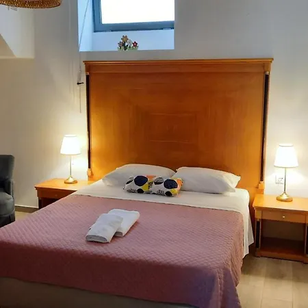 Ismini